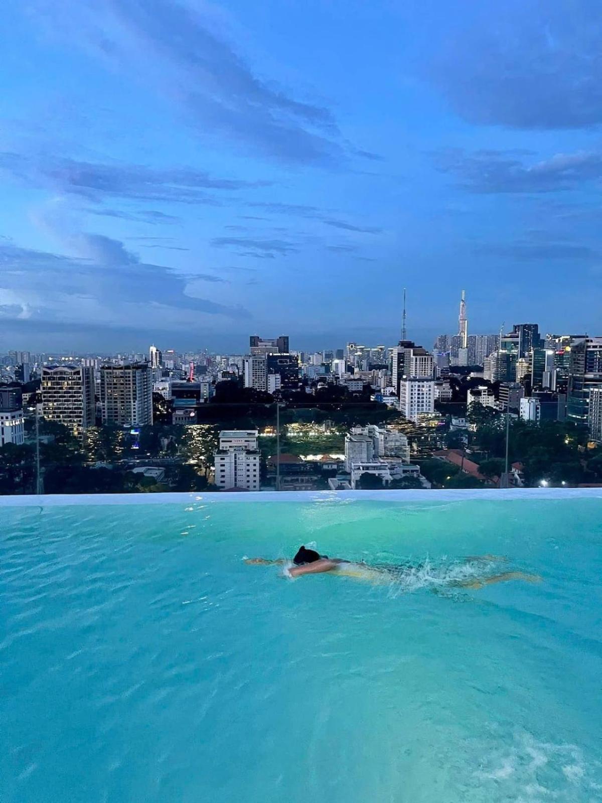 Căn hộ Luxury 2-bedroom With Gym, Pool, Park