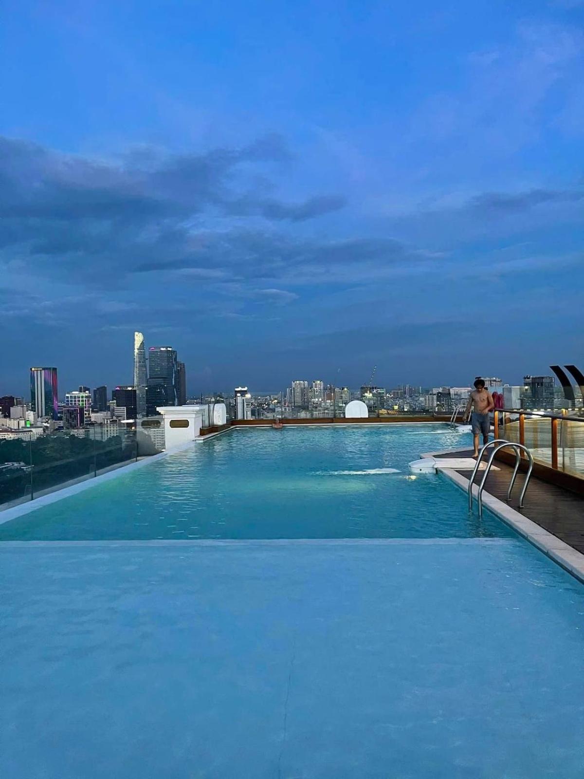 Luxury 2-bedroom With Gym, Pool, Park Căn hộ