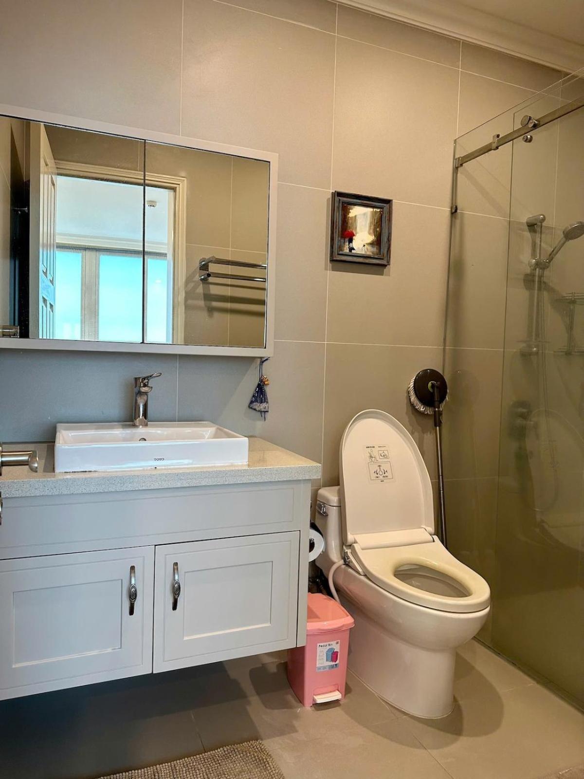 Luxury 2-bedroom With Gym, Pool, Park * TP. Hồ Chí Minh