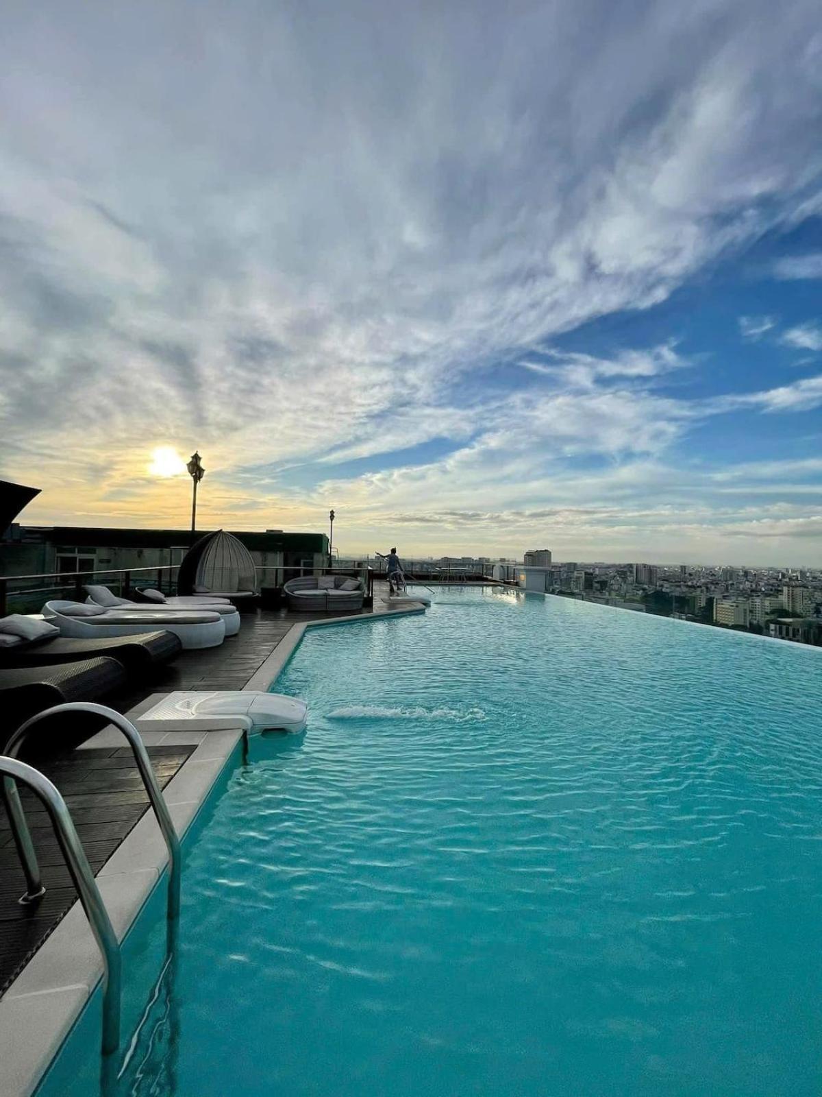 Luxury 2-bedroom With Gym, Pool, Park Căn hộ